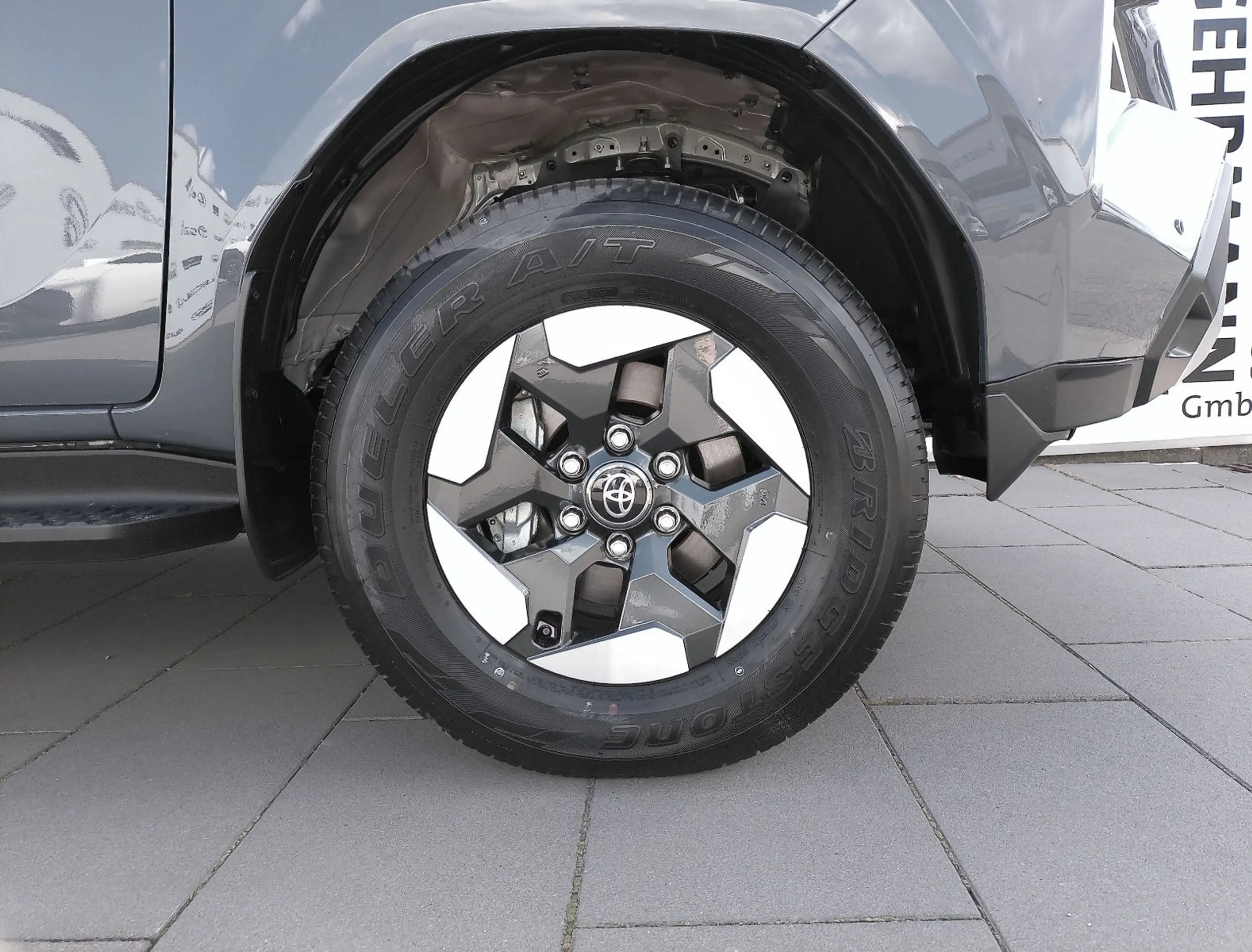 Toyota Hilux Double Cab Electric 144 kW 4x4 Executive — photo 5