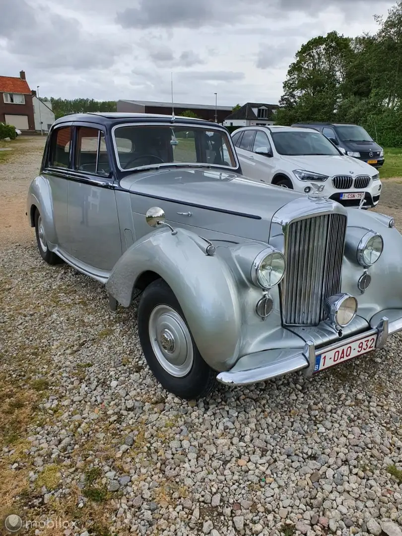 Bentley R-type saloon Silber - 2