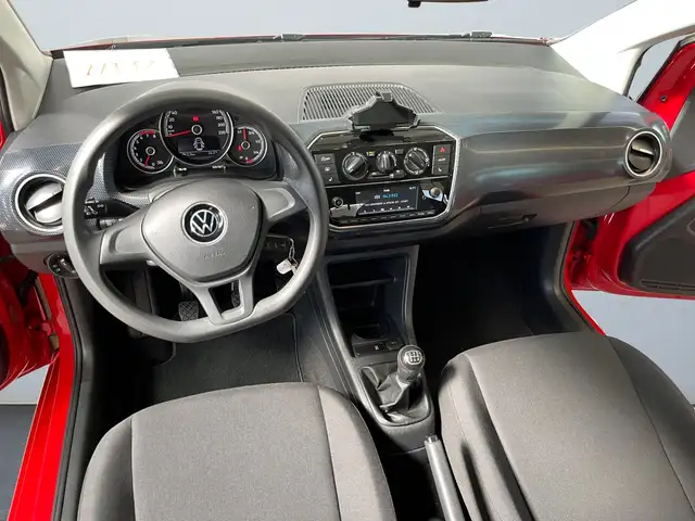 Volkswagen up! view 8