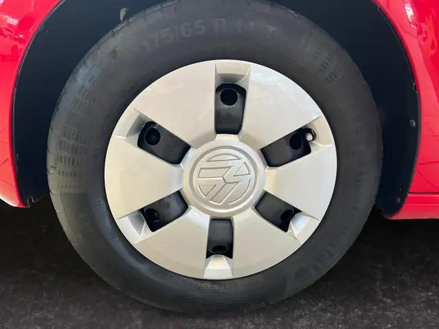 Volkswagen up! view 15