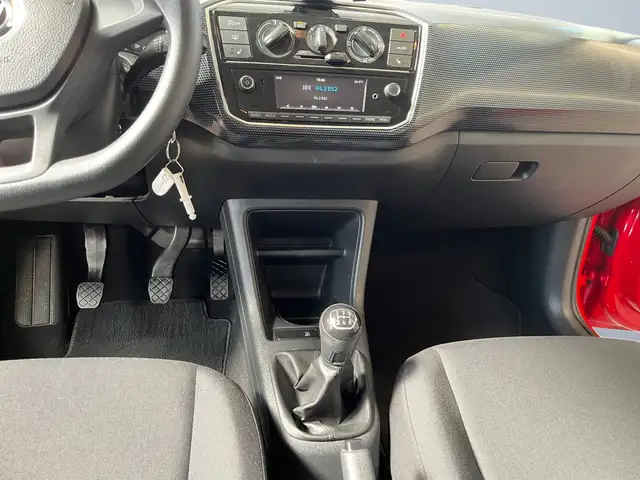 Volkswagen up! view 9
