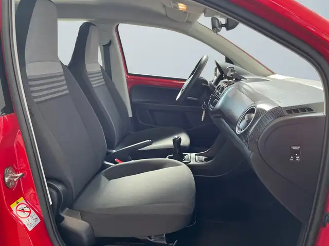 Volkswagen up! view 10