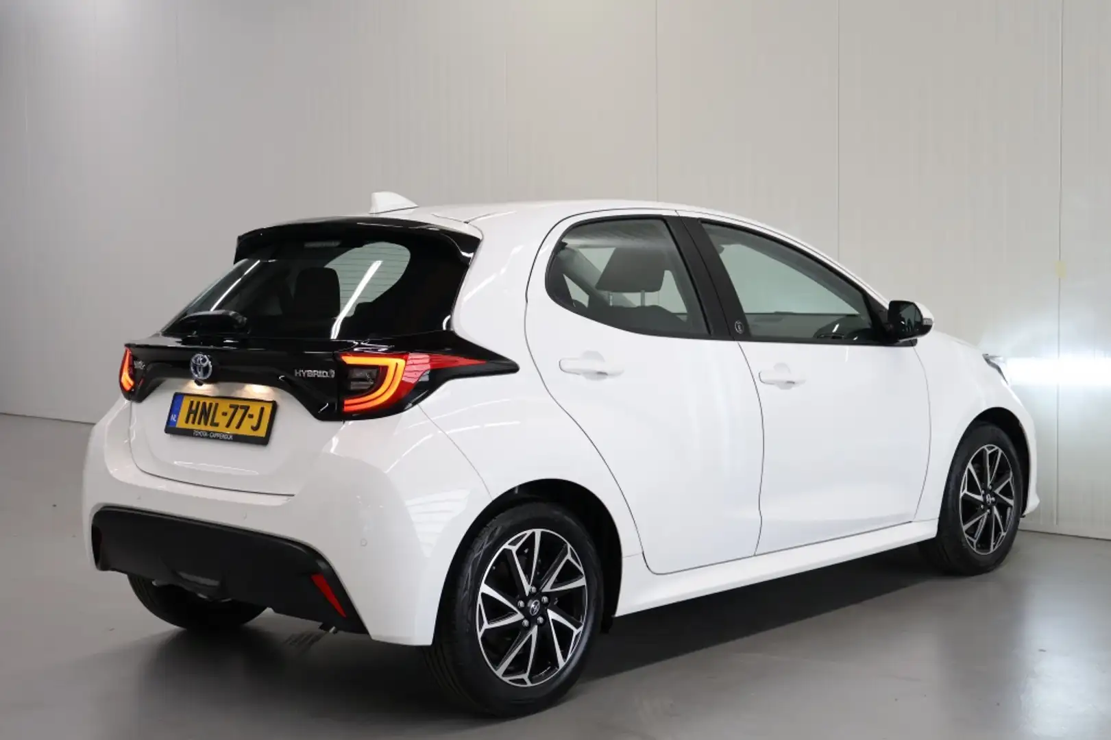 Toyota Yaris 1.5 Hybrid Dynamic Plus PDC Dodehoek Stoelverw. Blanco - 2