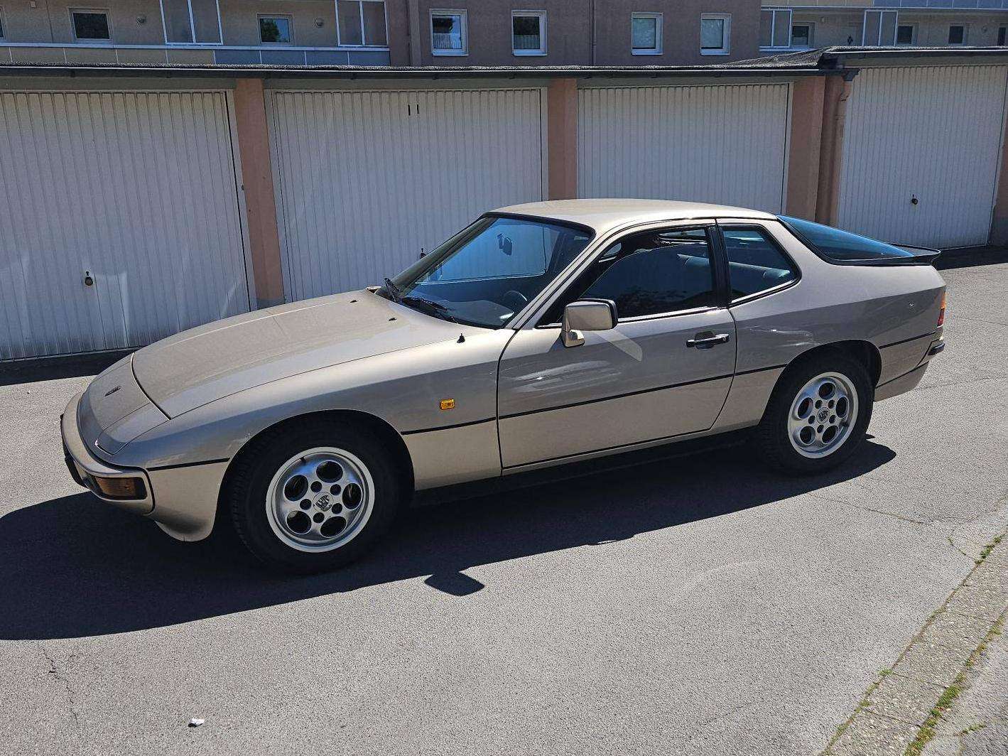 Second hand Porsche 924 2.5