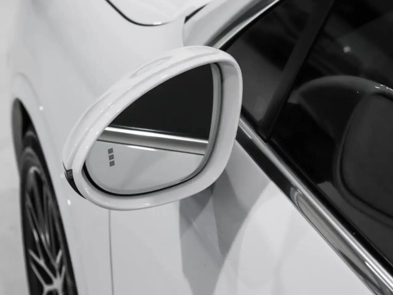 Porsche Cayenne снимка Porsche Cayenne