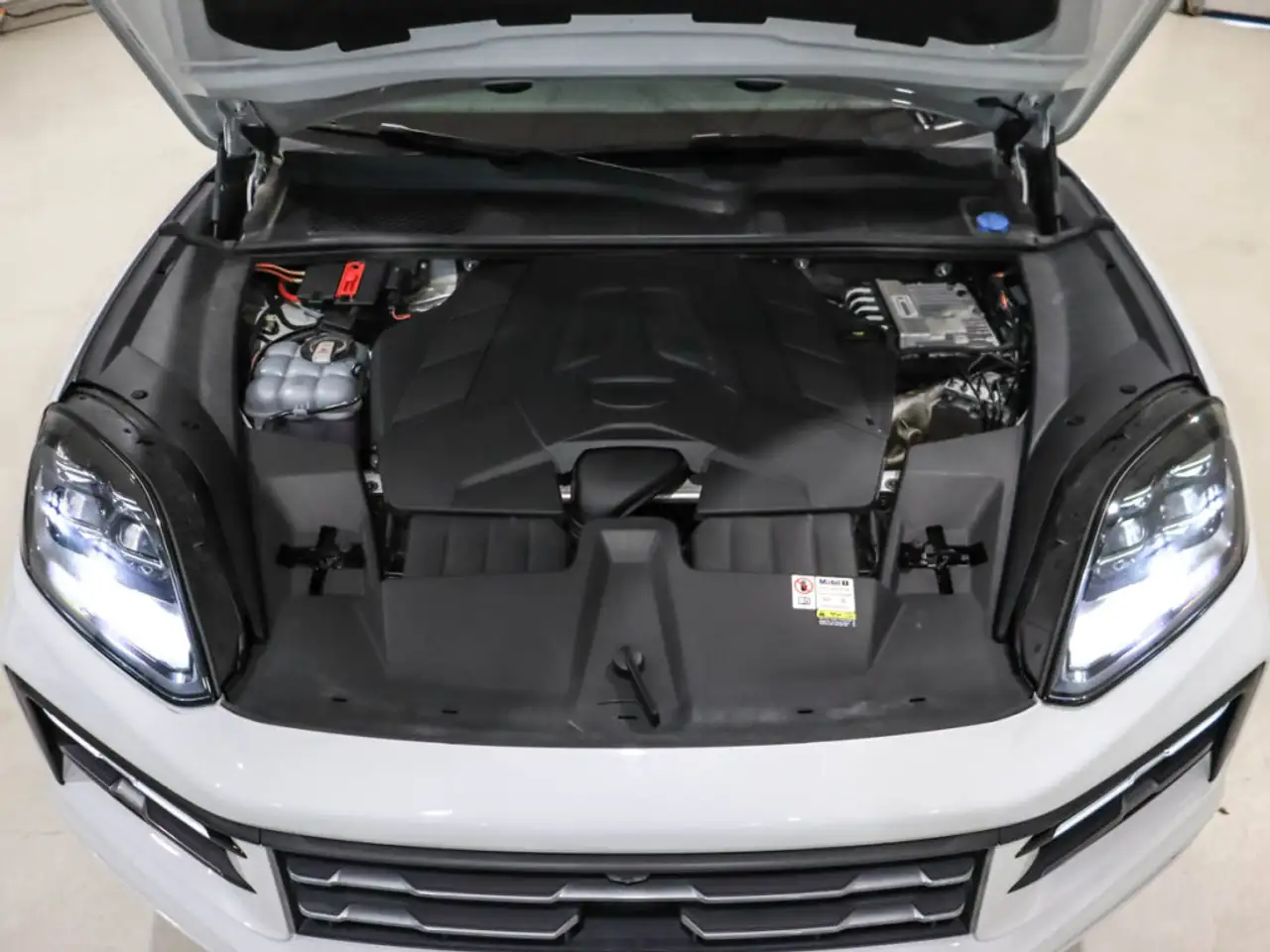 Porsche Cayenne снимка Porsche Cayenne