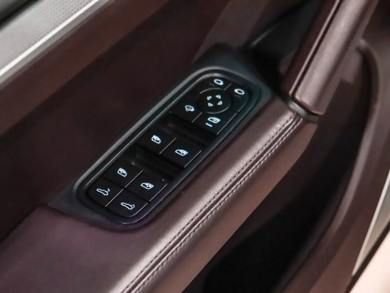 Porsche Cayenne снимка Porsche Cayenne
