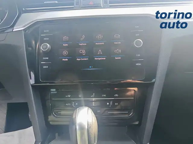 Volkswagen Passat view 15