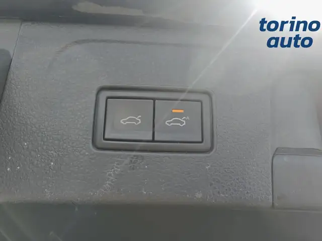 Volkswagen Passat view 22