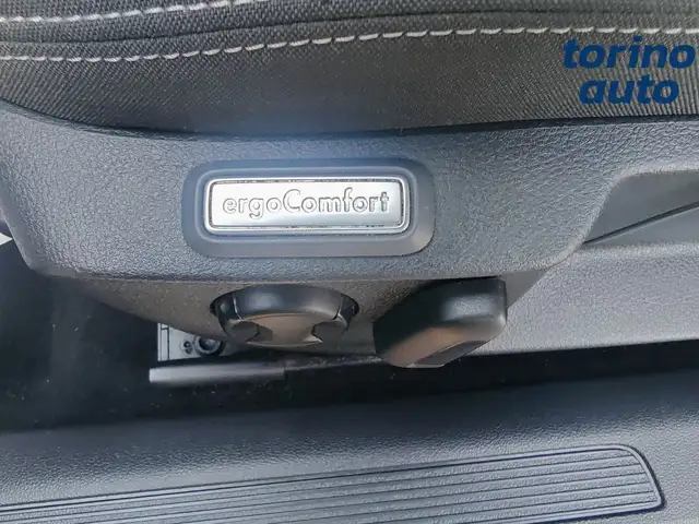 Volkswagen Passat view 9