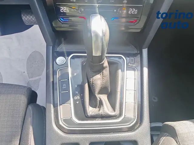 Volkswagen Passat view 18