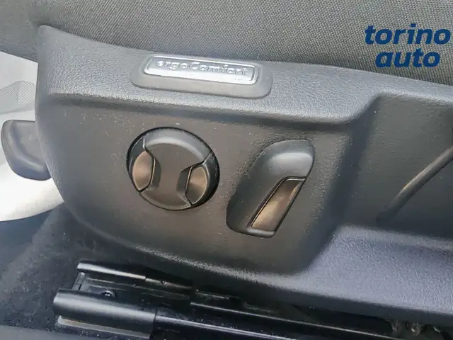 Volkswagen Passat view 8