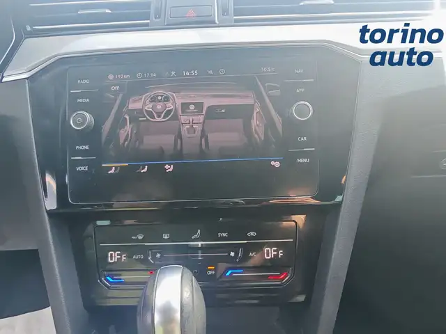 Volkswagen Passat view 16