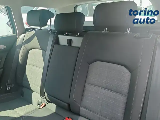 Volkswagen Passat view 7