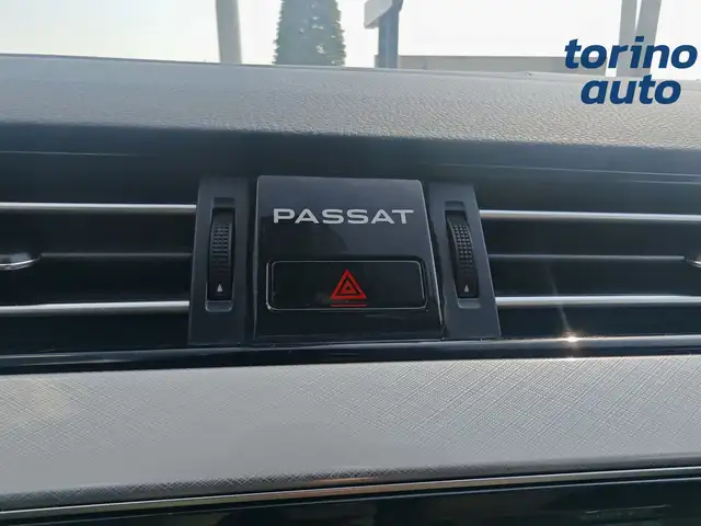 Volkswagen Passat view 13