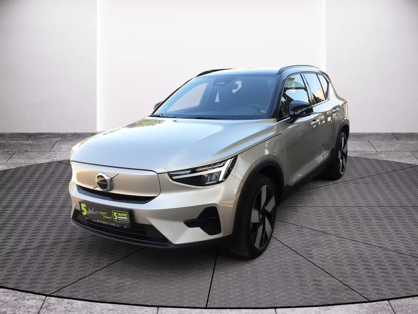 Volvo XC40 Recharge Twin Plus Beige - 2