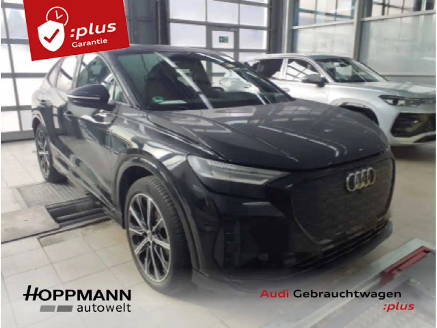 Audi Q4 e-tron nza 40 Black Pano AHK Matrix Schwarz - 1