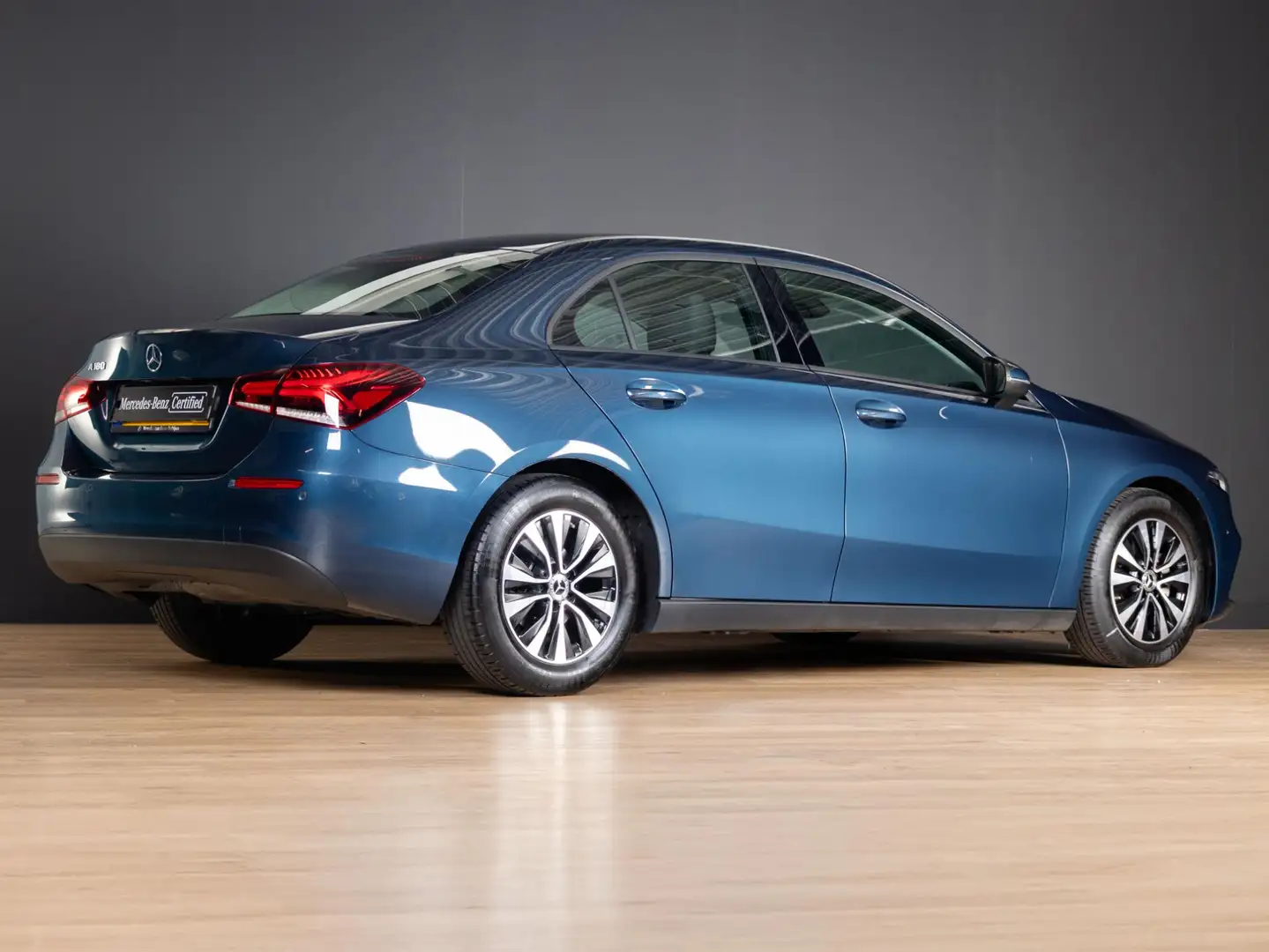 Mercedes-Benz A 180 Limousine Business Solution Blauw - 2