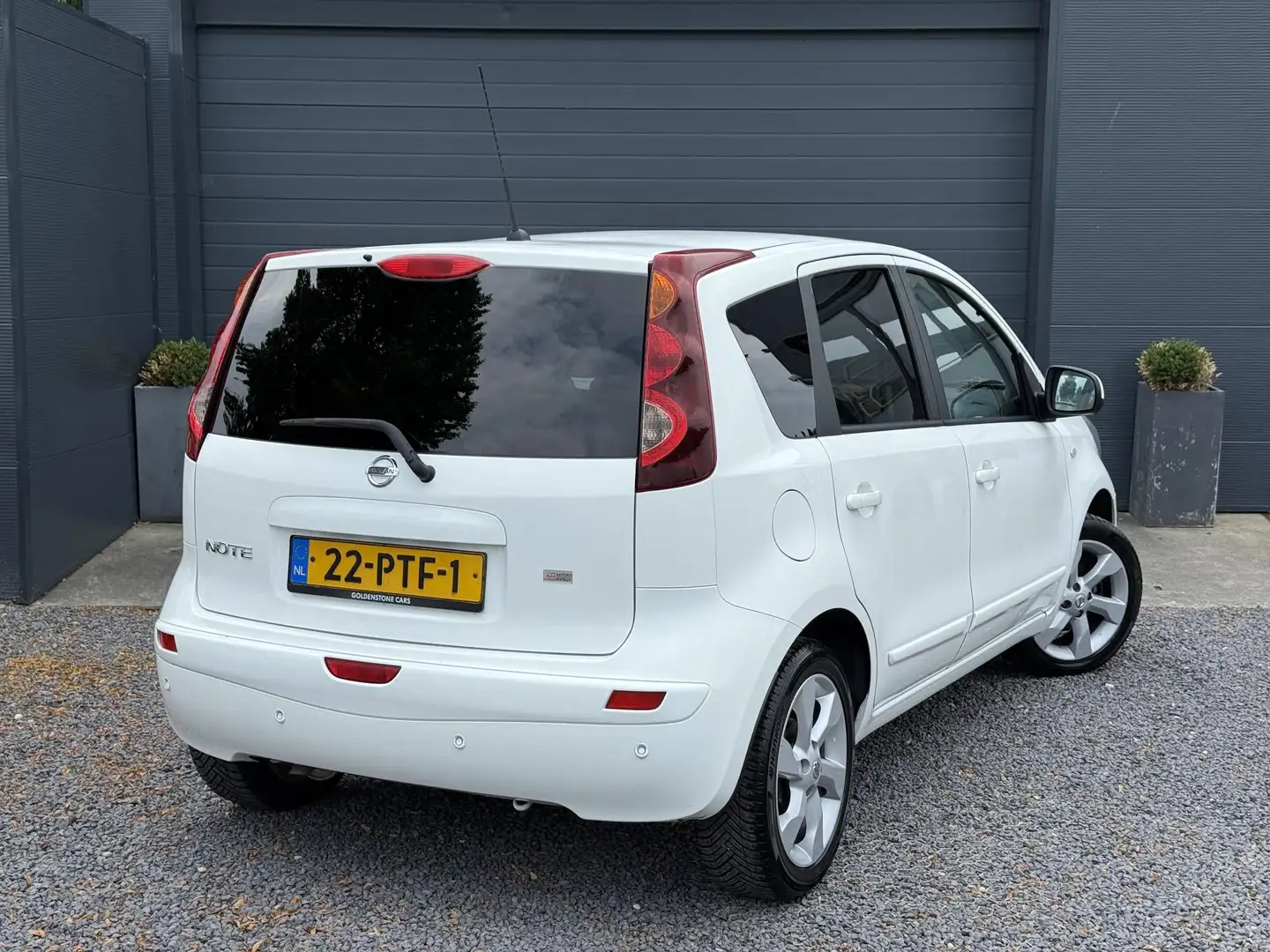 Nissan Note 1.6 Life + 1e Eigenaar,110pk,Dealer Onderhouden,Ai Wit - 2