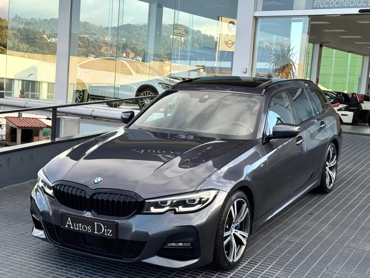 BMW 320 320dA Touring Gris - 2
