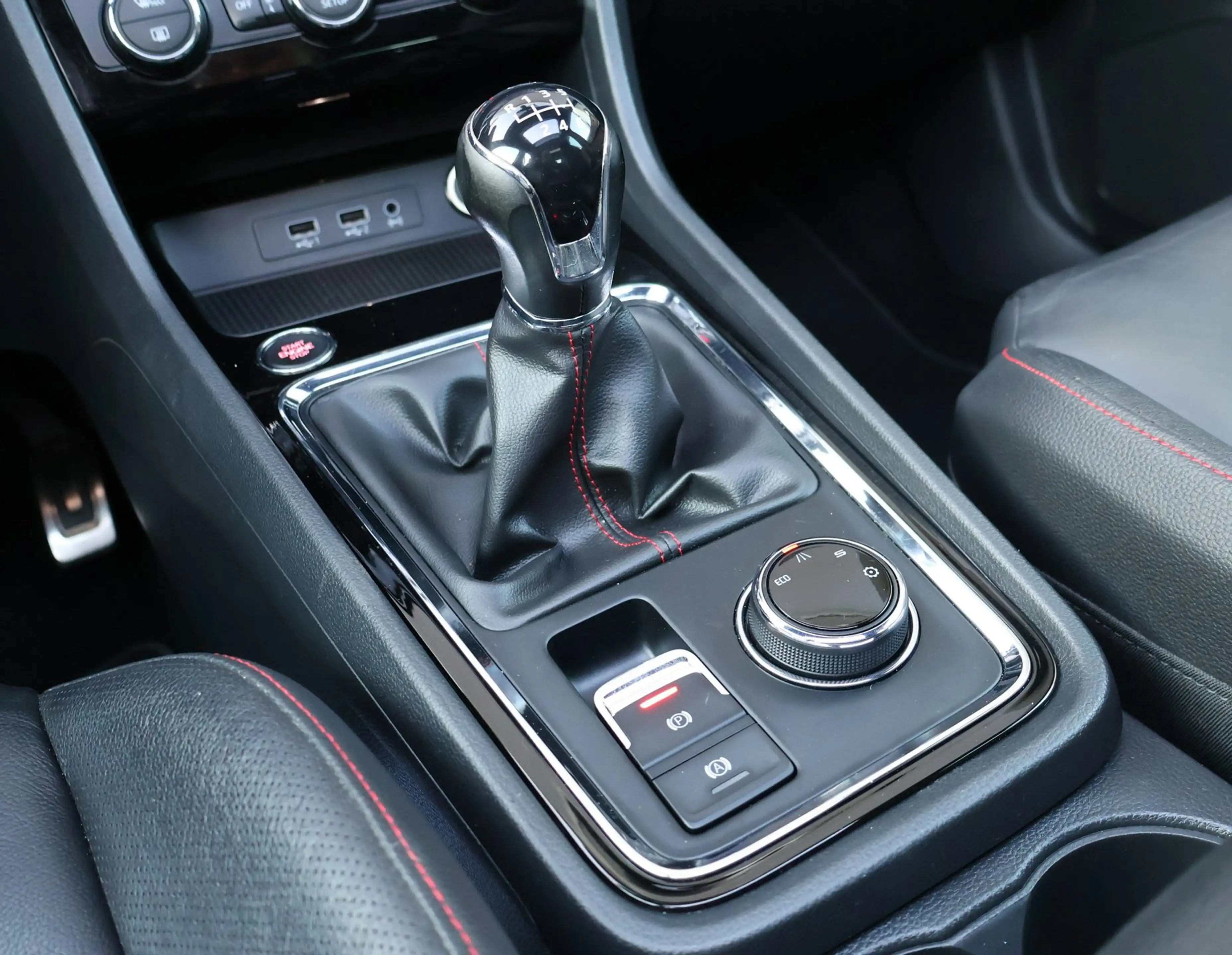SEAT Ateca 1.5 TSI FR Business Intense Pano/Led/360 Camera/Le — photo 13