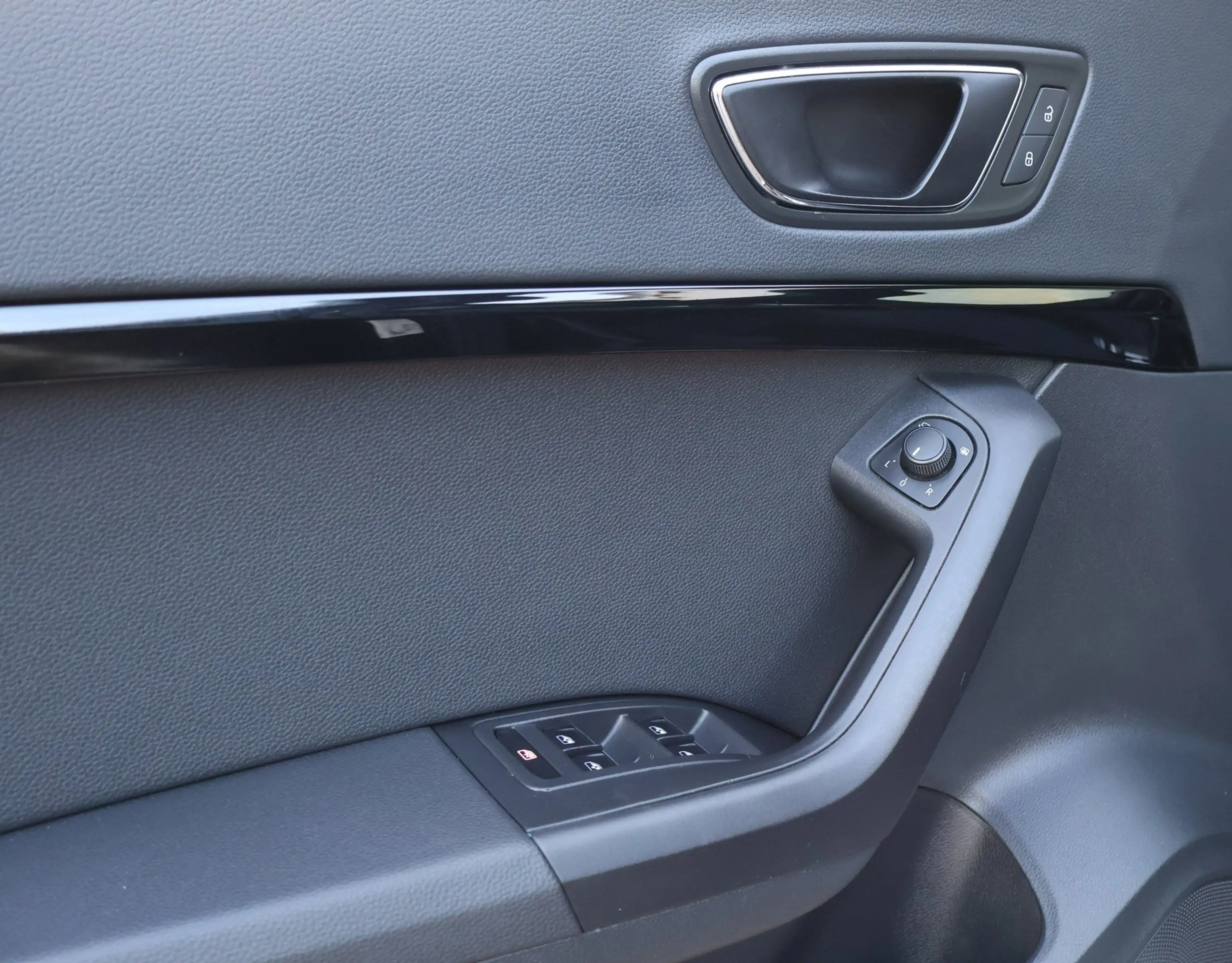 SEAT Ateca 1.5 TSI FR Business Intense Pano/Led/360 Camera/Le — photo 21