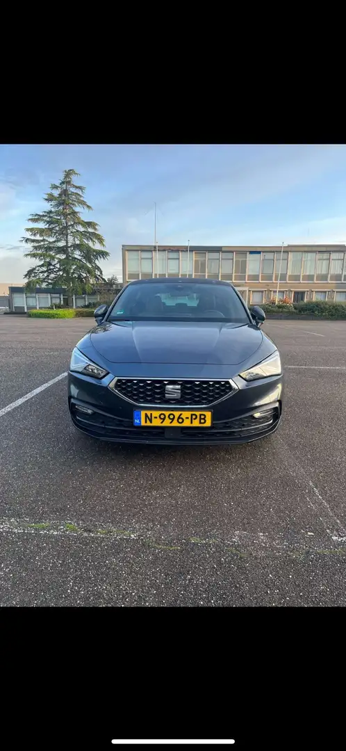 SEAT Leon 2.0 TDI FR LaunchEd Grijs - 1