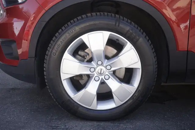 Volvo XC40 view 5