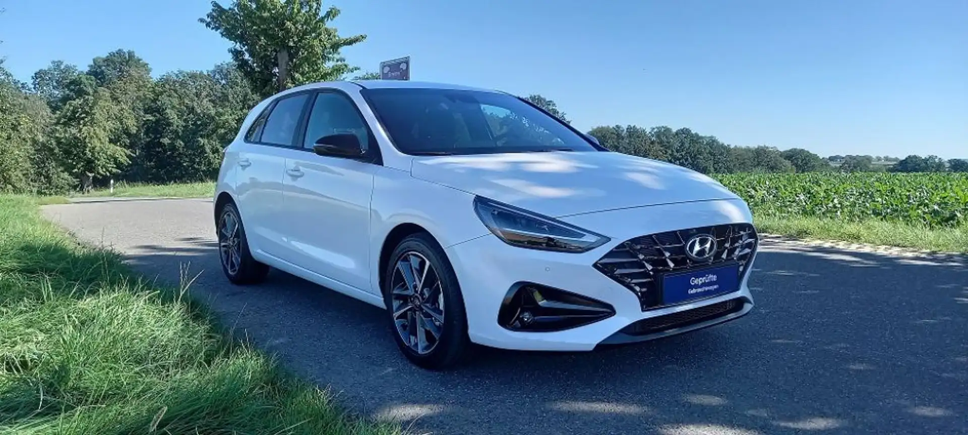 Hyundai i30 1.0 T-GDI Connect & Go Weiß - 2