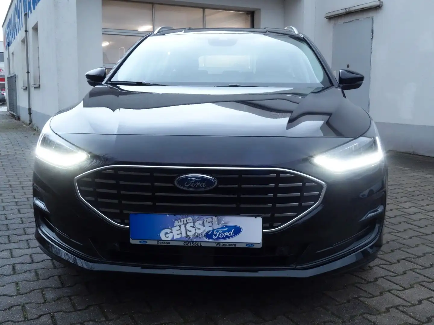 Ford Focus Turnier Titanium KLIMA Winterp. Kamera ALU Noir - 2