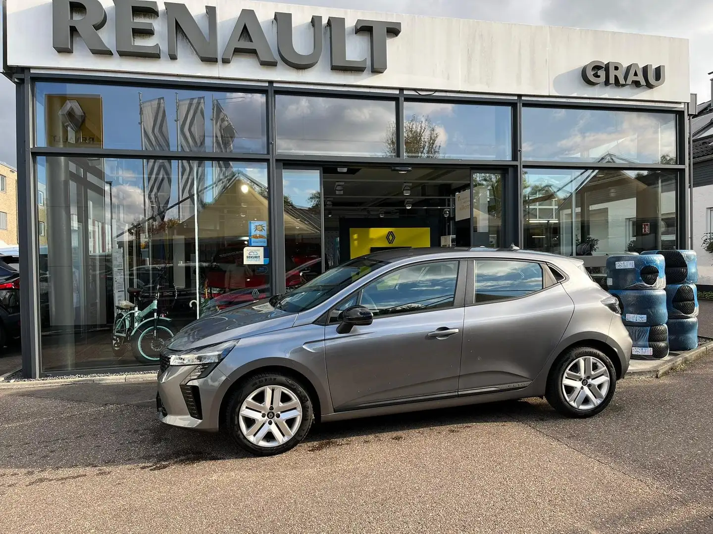 Renault Clio Evolution TCe 90 Automatik Grau - 1