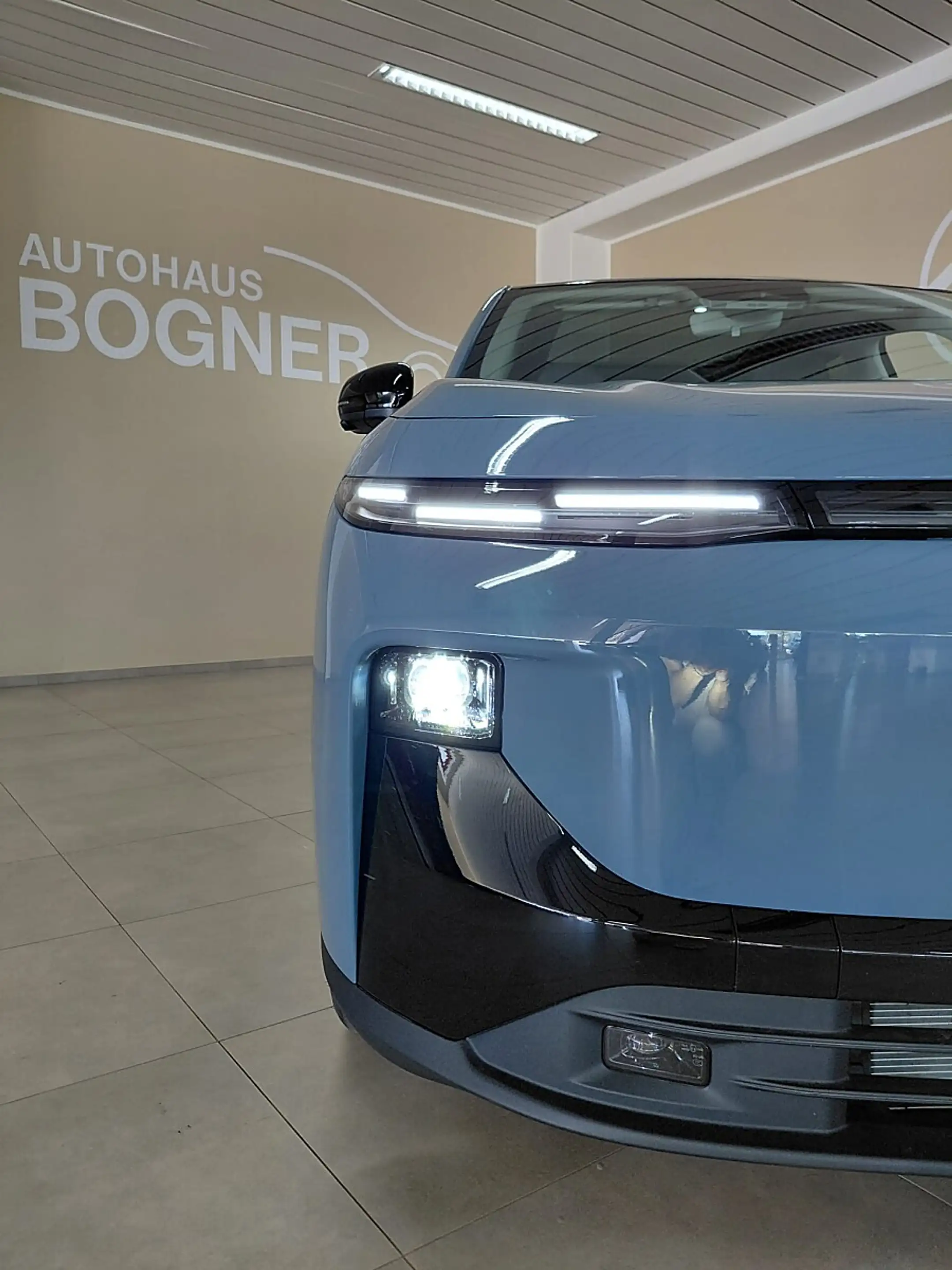 Leapmotor B10 Hybrid Design — photo 13
