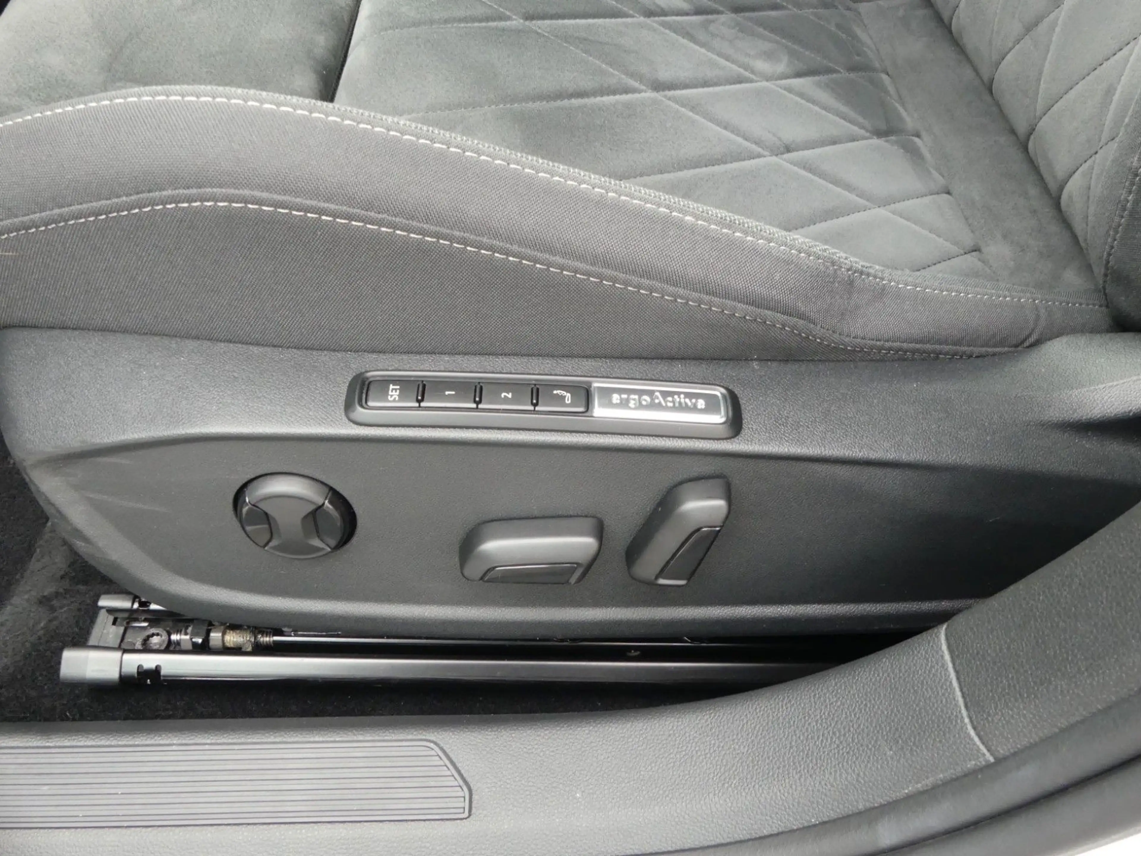 Volkswagen Golf VIII Style MASSAGE |LED+ |ACC |SPUR |SIDE — photo 8