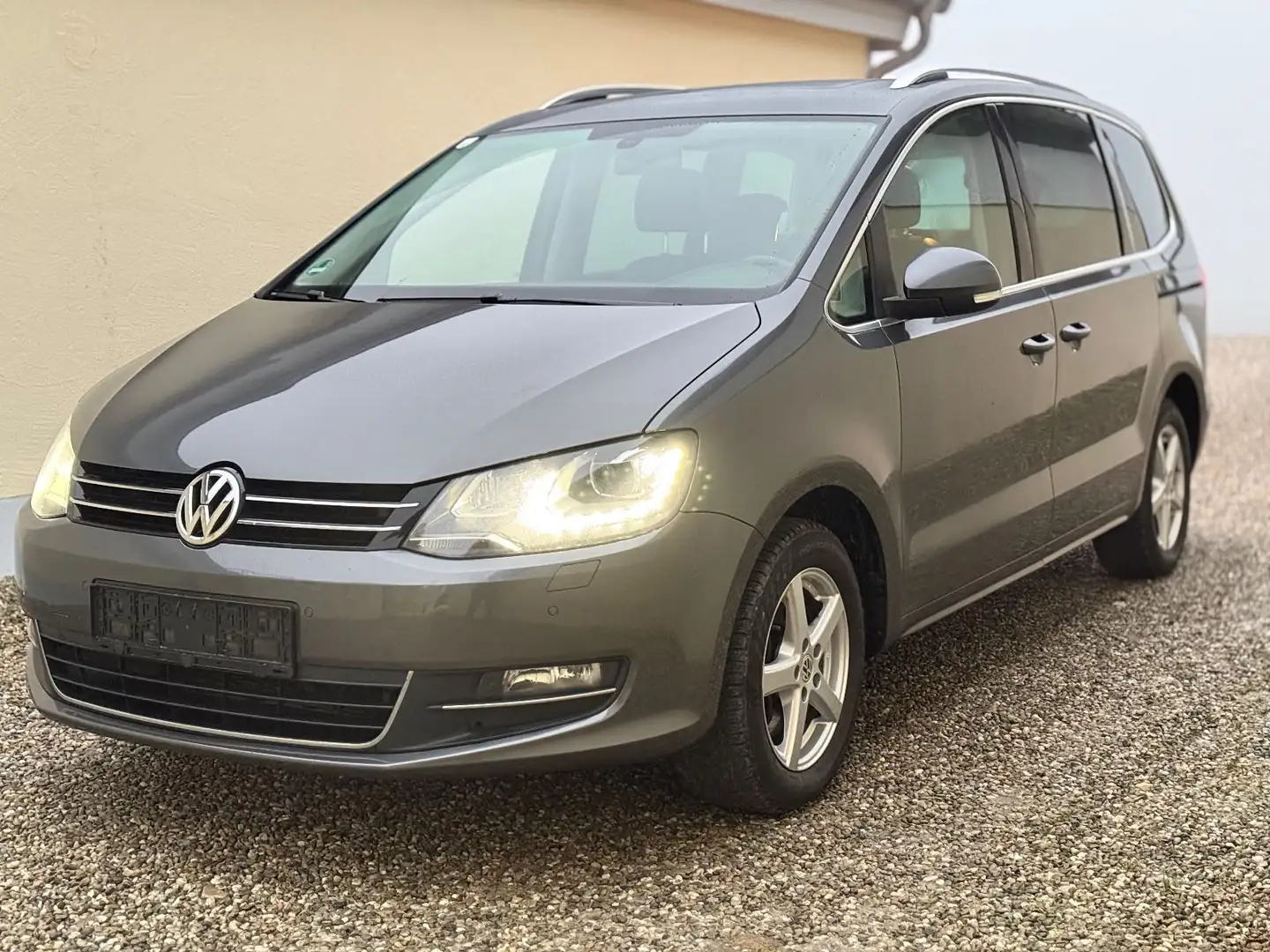 Volkswagen Sharan Highline BMT 4Motion 7 Sitze Panorama Grau - 1