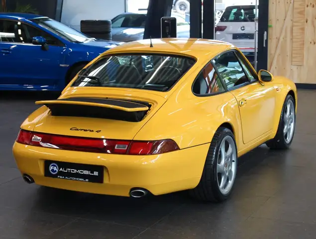 Porsche 993 view 5