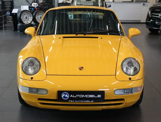 Porsche 993 view 3