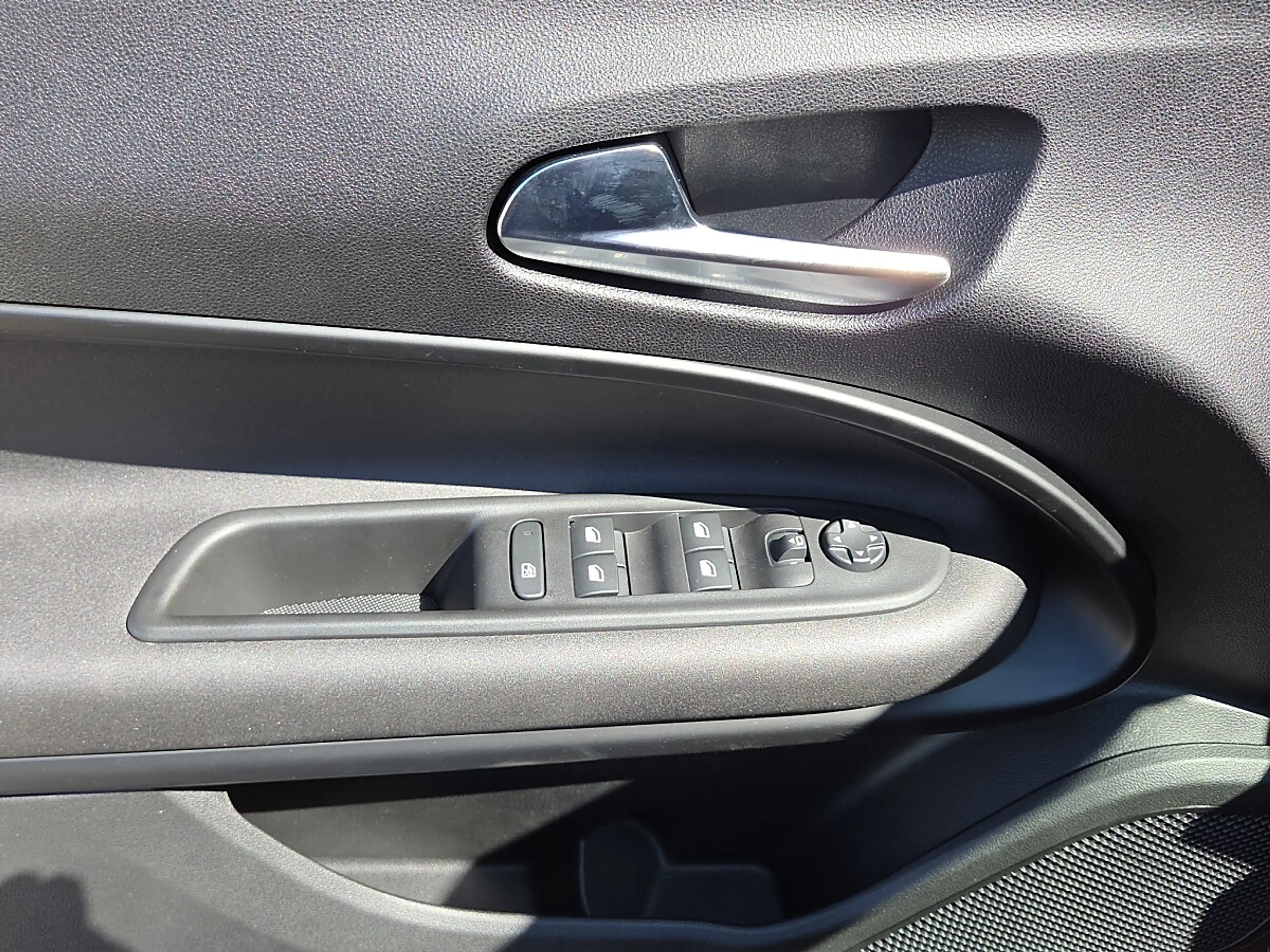Alfa Romeo Junior Ibrida Ti 1.2 MHEV e-DCT6 — photo 10