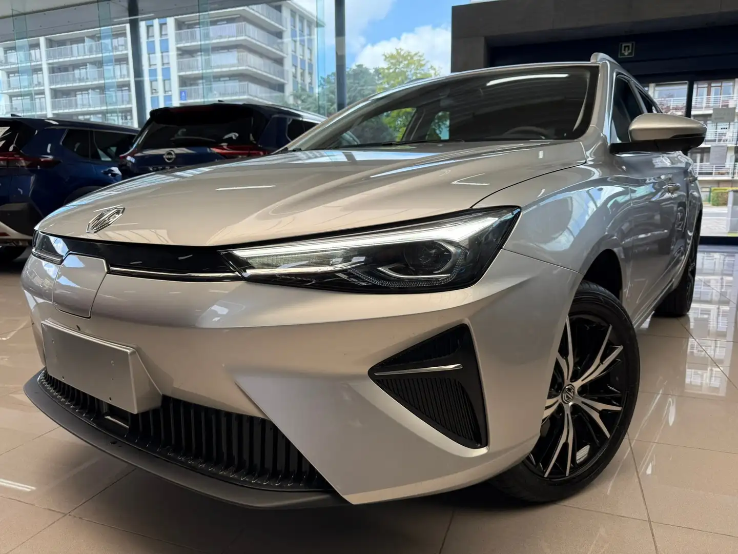 MG MG5 e-MG5 61 kWh LUXURY - LEDER - 360° - EL.ZETEL ! Argent - 1