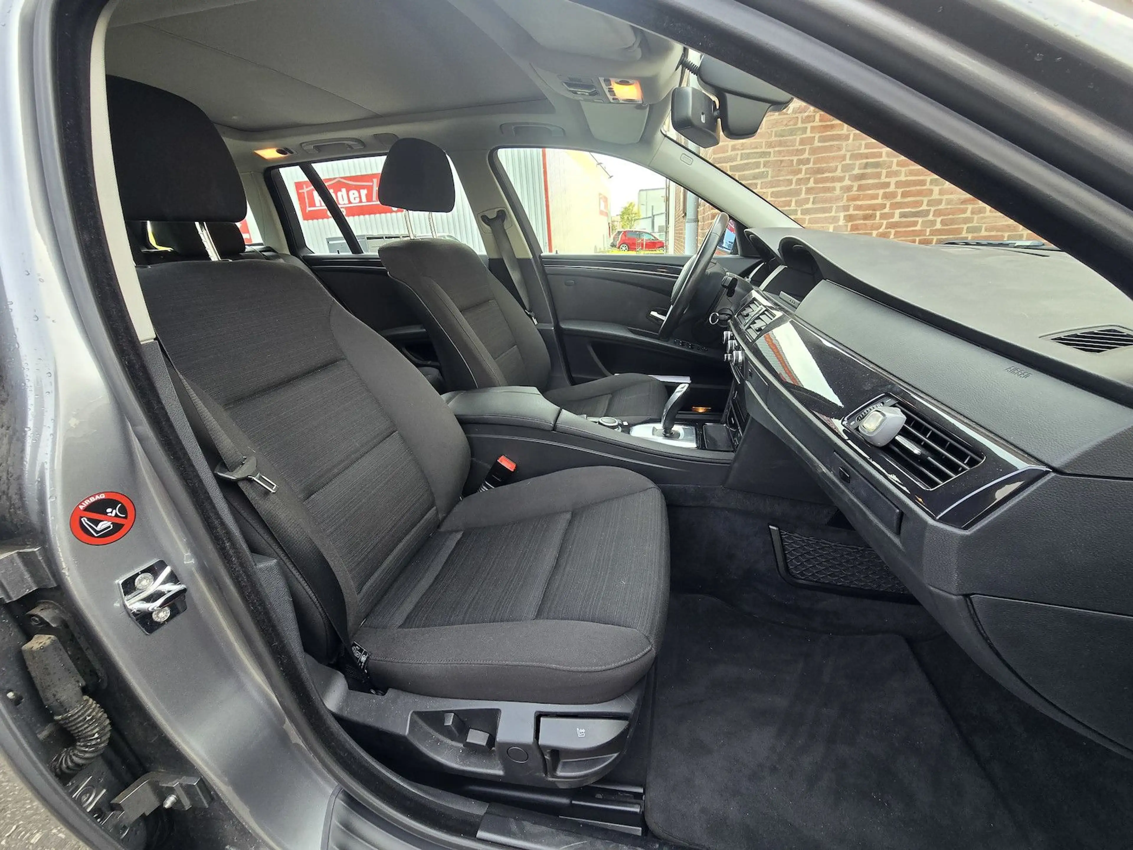 BMW 523 Automatic NAVI Klimaautomatik-90 000KM- — photo 11
