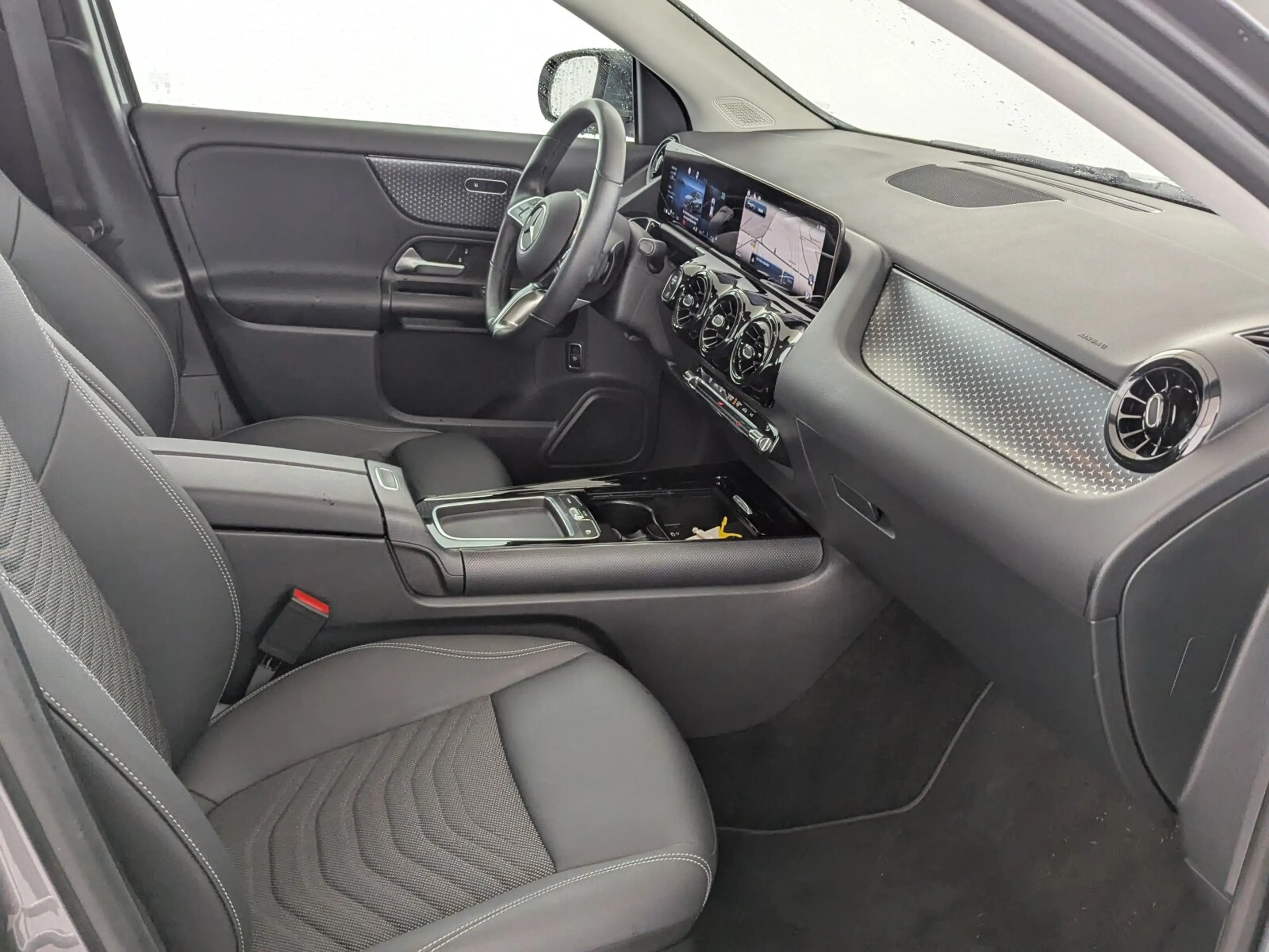 Mercedes-Benz GLA 180 GLA 180 d (EURO 6e) LED+NAVI+SHZ+TEMP+RFK+ — photo 14