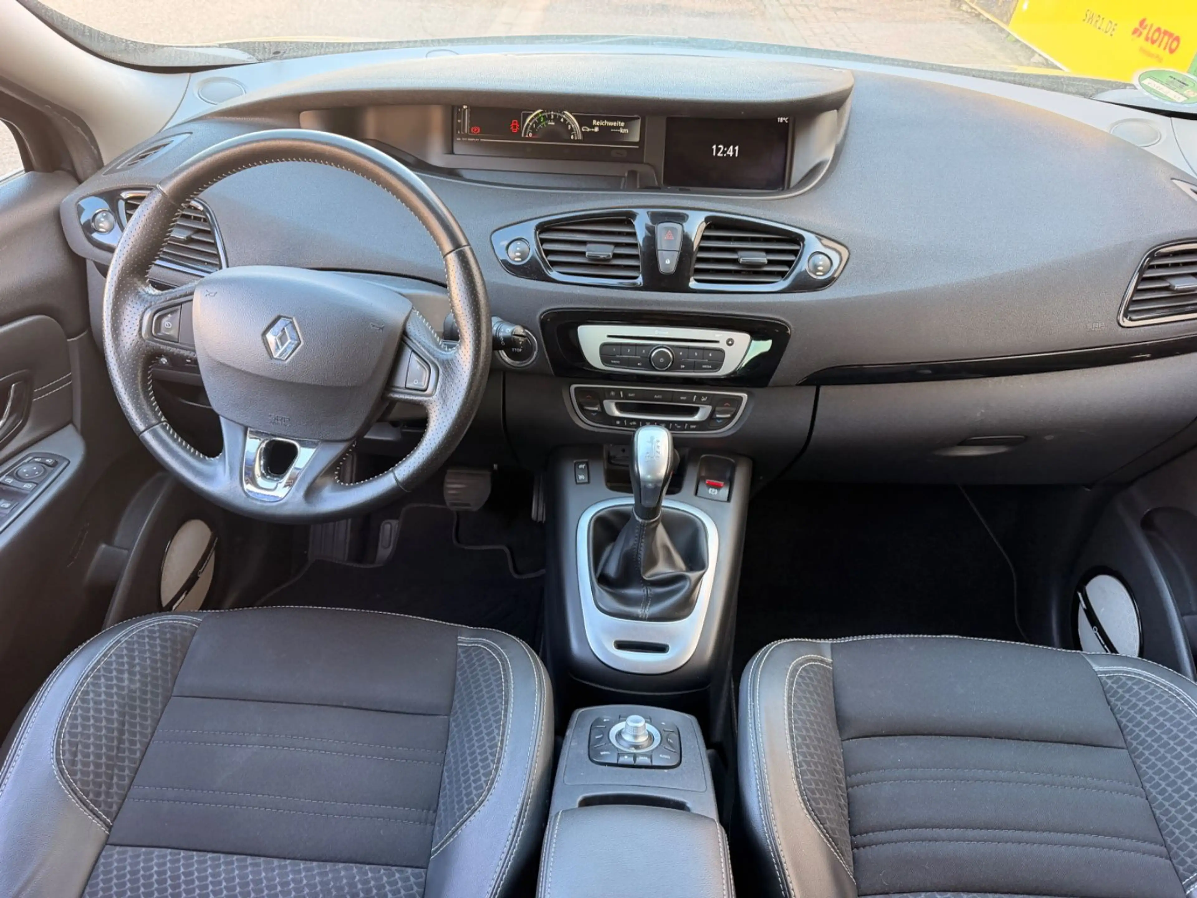 Renault Scenic III Xmod BOSE Edition 1.5 dci Automatik — photo 10