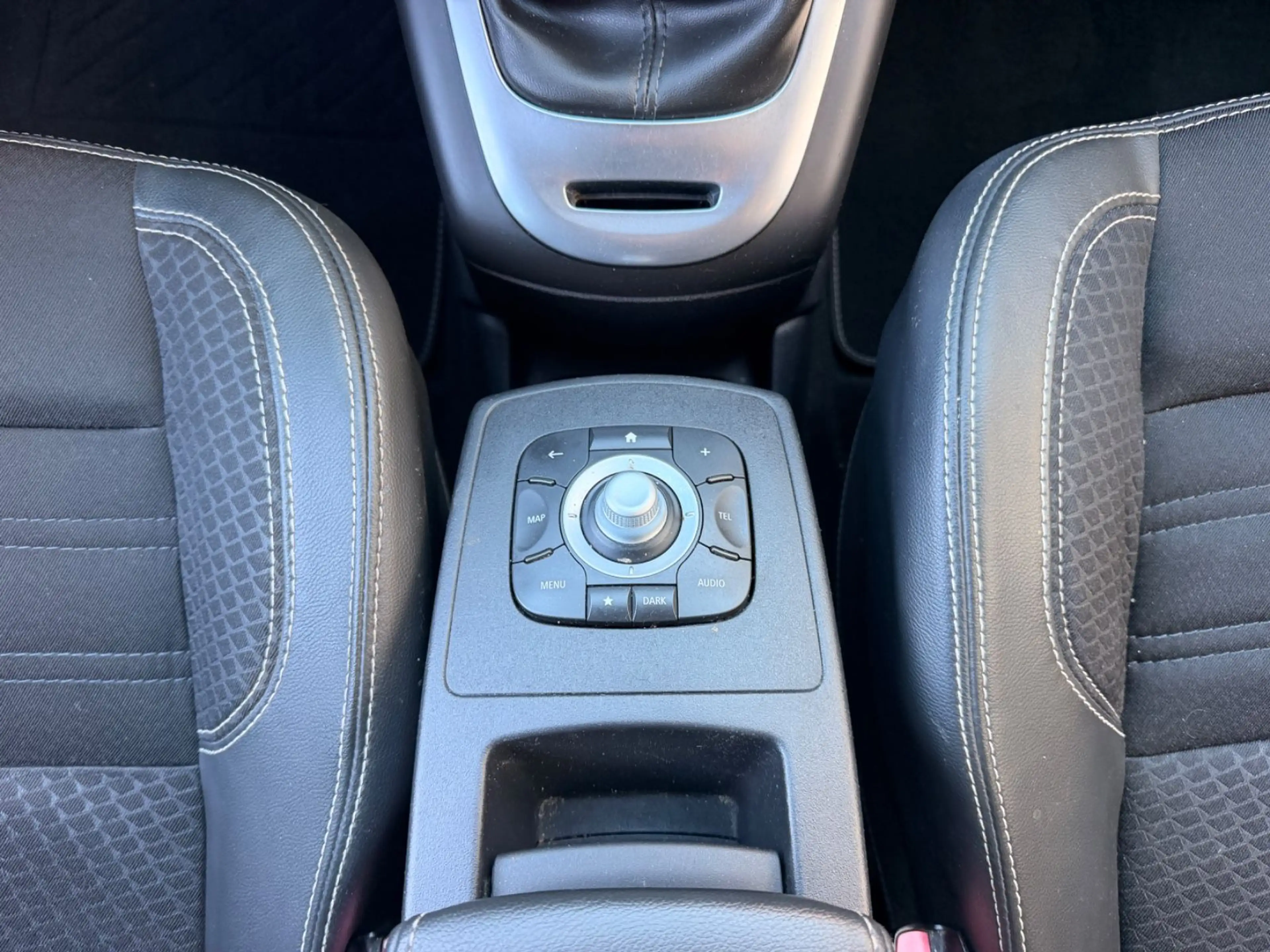 Renault Scenic III Xmod BOSE Edition 1.5 dci Automatik — photo 11