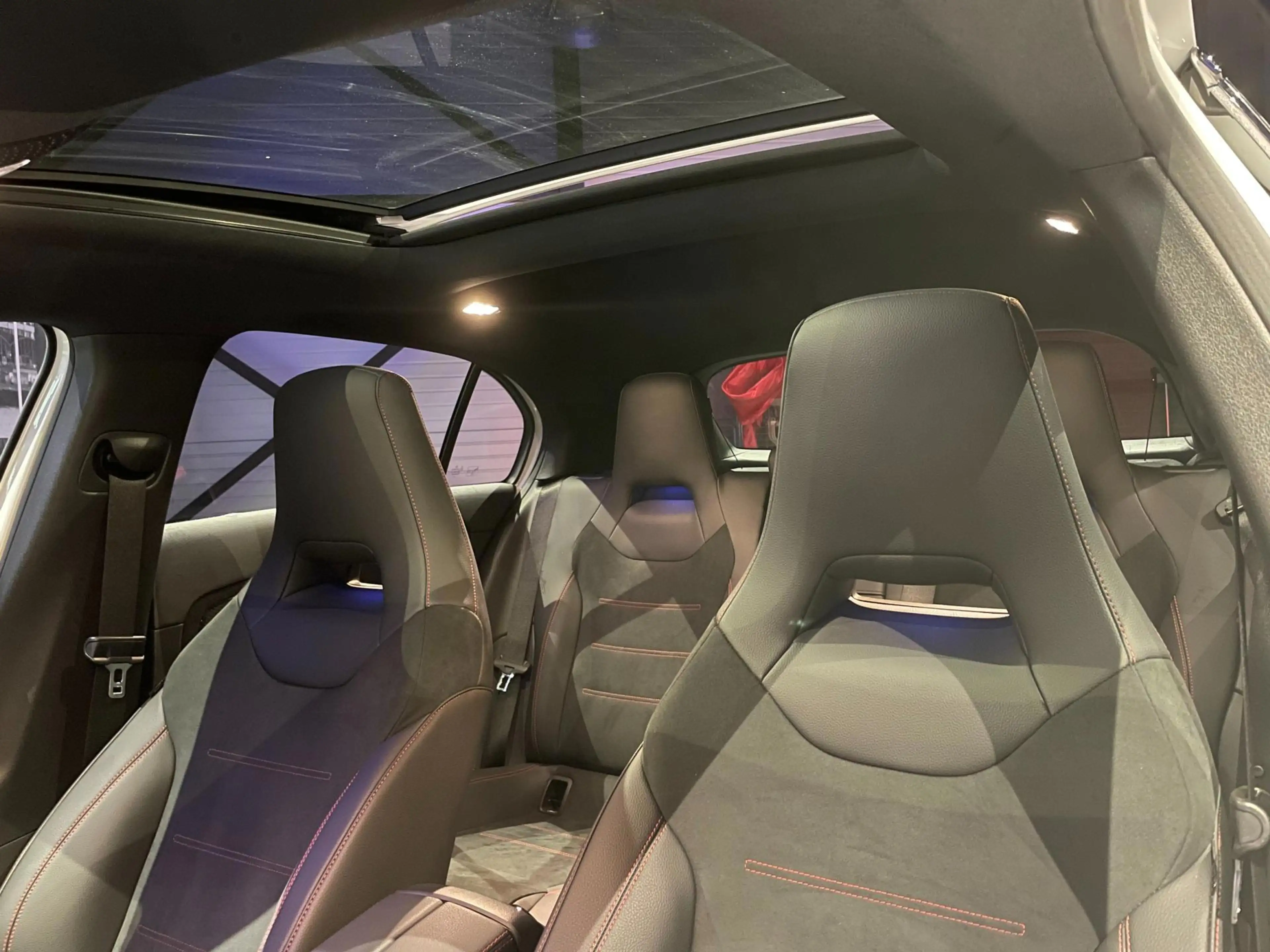 Mercedes-Benz A 180 Business Solution AMG *NL Auto*Led*Pano*Camera* — photo 17