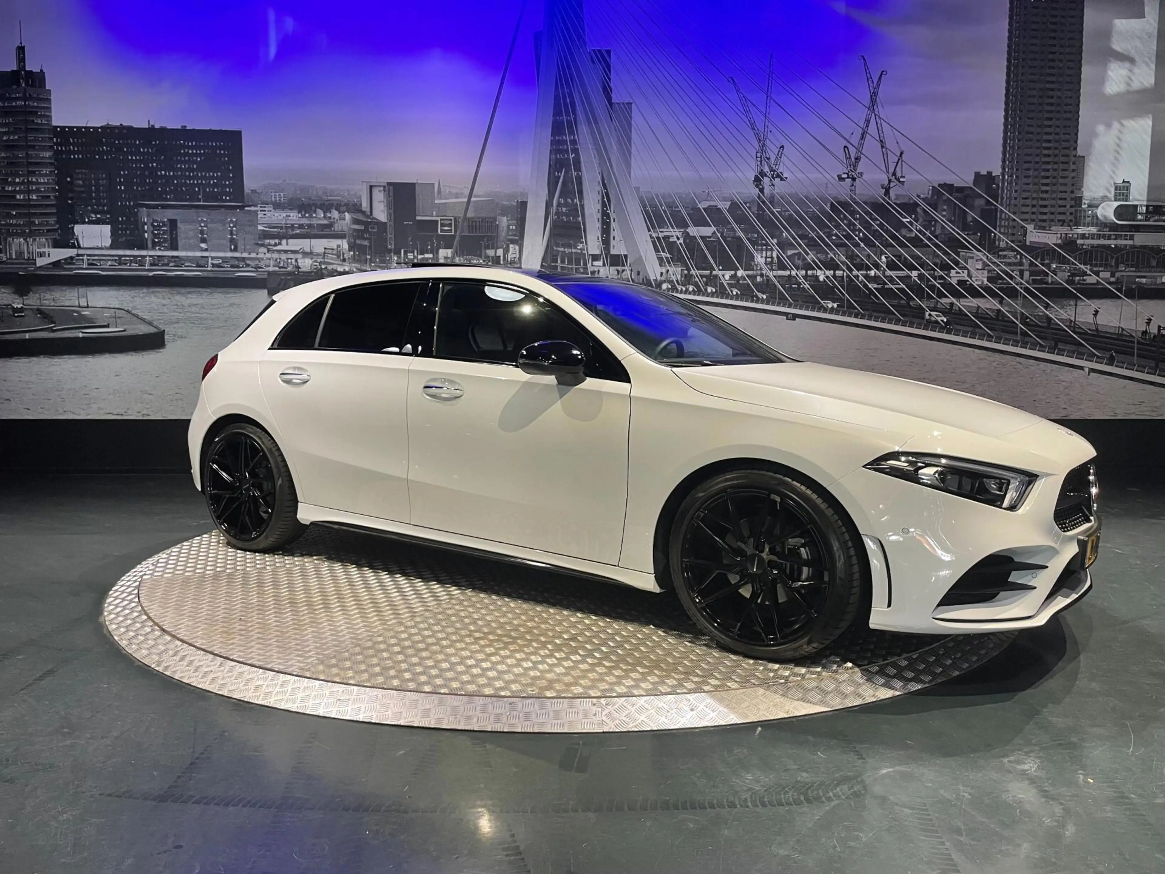 Mercedes-Benz A 180 Business Solution AMG *NL Auto*Led*Pano*Camera* — photo 3
