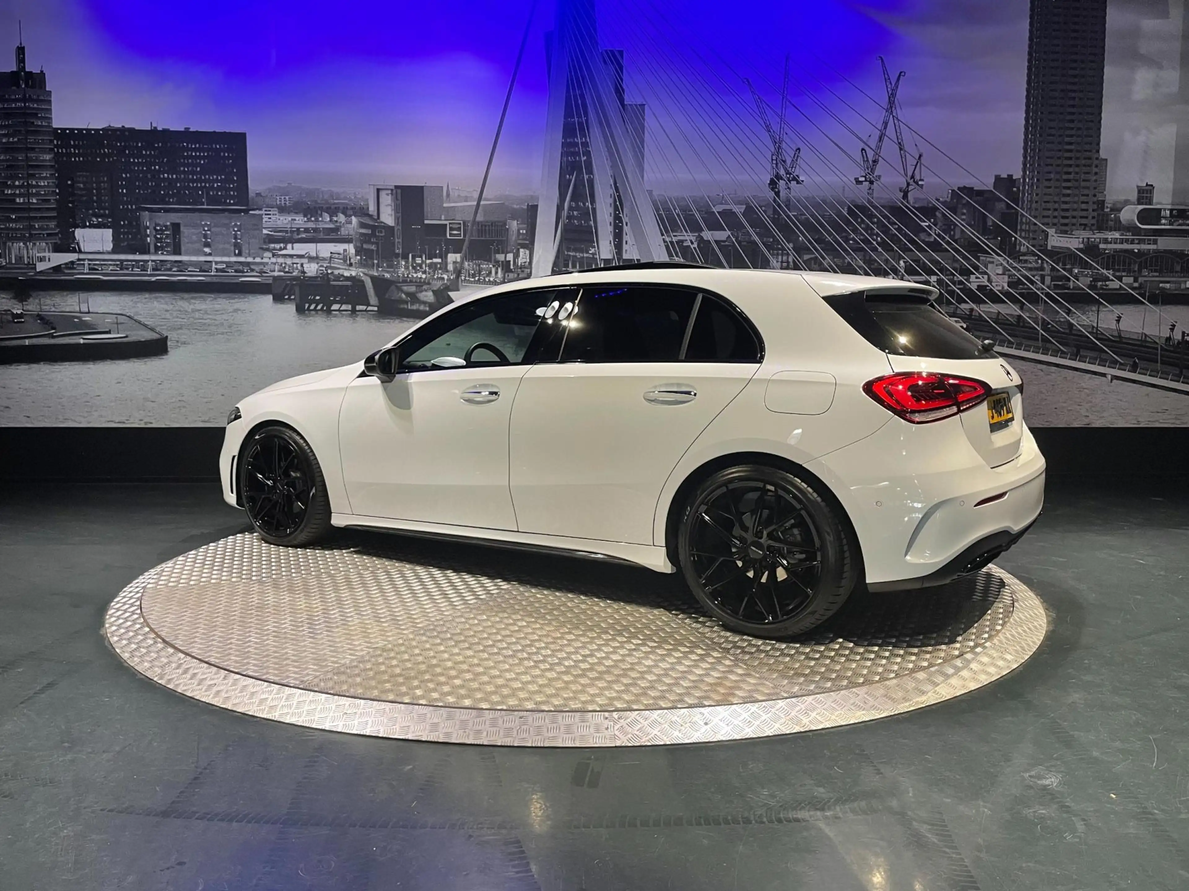 Mercedes-Benz A 180 Business Solution AMG *NL Auto*Led*Pano*Camera* — photo 9