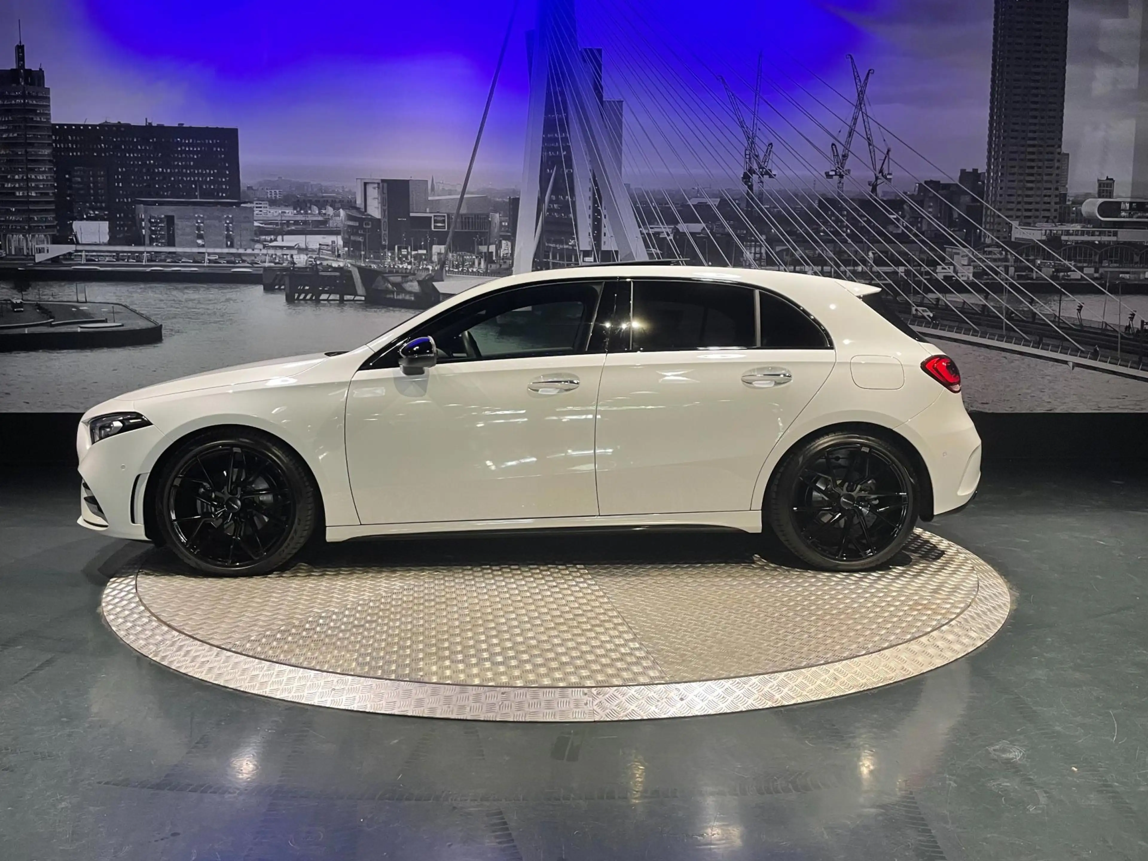 Mercedes-Benz A 180 Business Solution AMG *NL Auto*Led*Pano*Camera* — photo 8