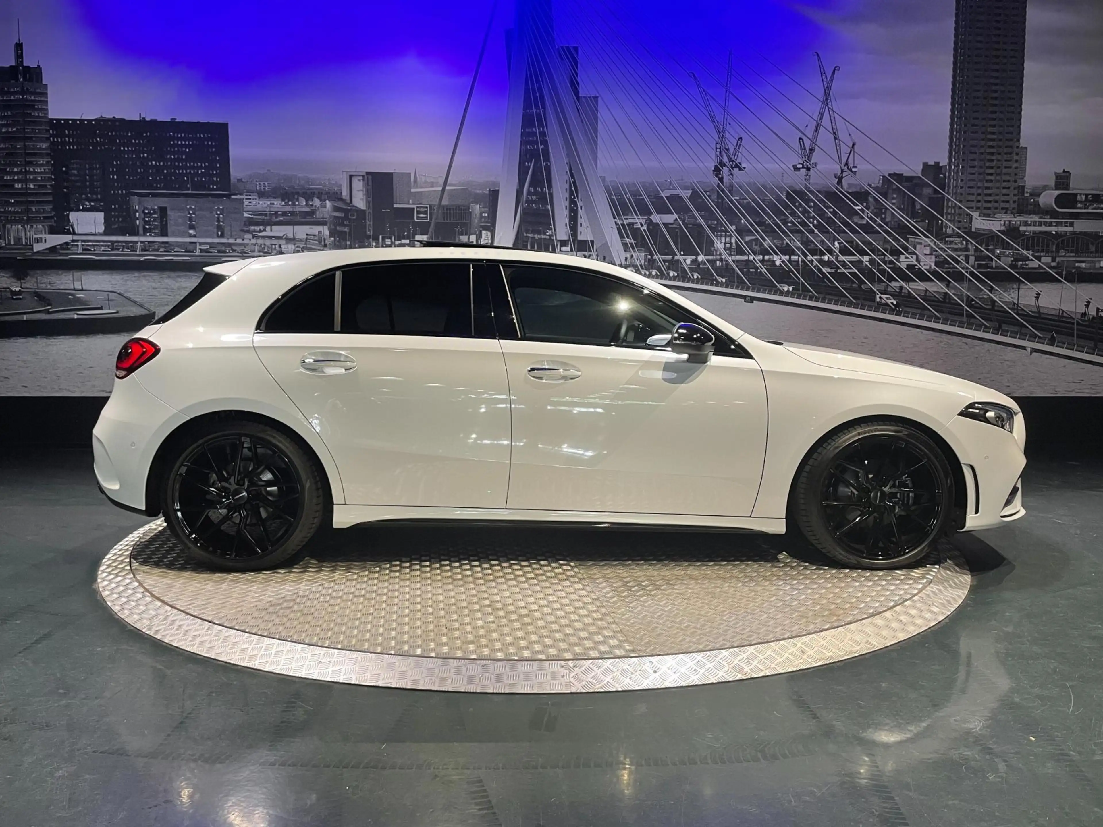 Mercedes-Benz A 180 Business Solution AMG *NL Auto*Led*Pano*Camera* — photo 14