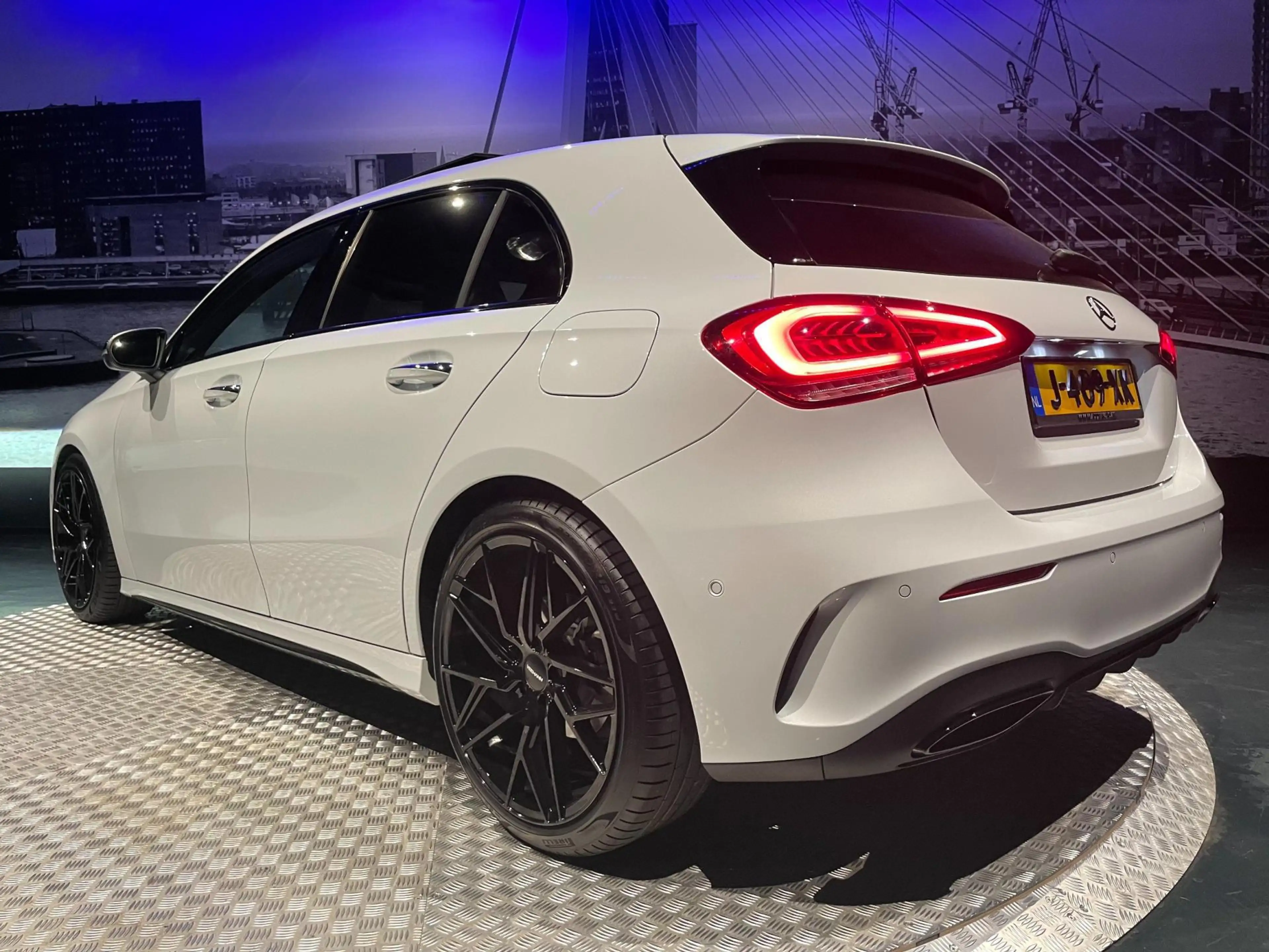 Mercedes-Benz A 180 Business Solution AMG *NL Auto*Led*Pano*Camera* — photo 22