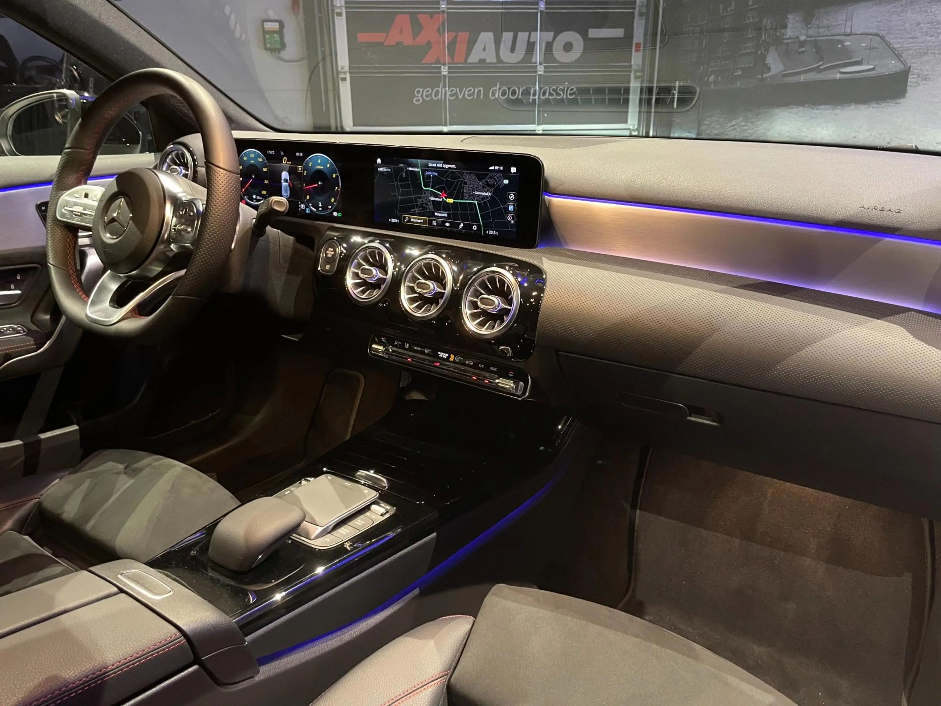 Mercedes-Benz A 180 Business Solution AMG *NL Auto*Led*Pano*Camera* — photo 24
