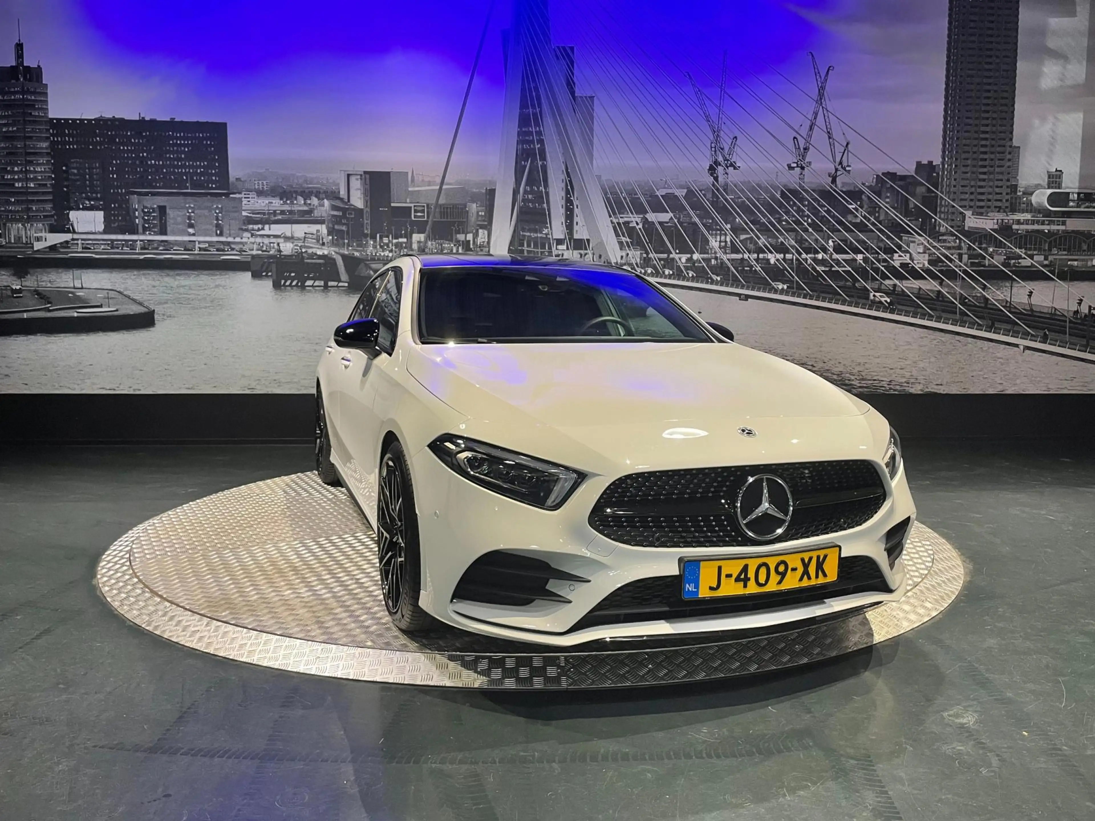 Mercedes-Benz A 180 Business Solution AMG *NL Auto*Led*Pano*Camera* — photo 4